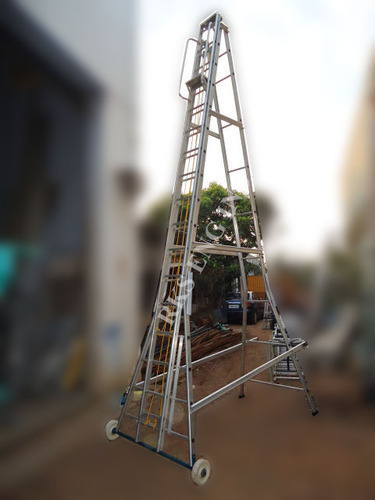 self-support-telescopic-ladder-mounted-on-small-wheel